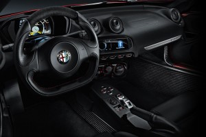 Alfa Romeo 4C Interieur dunkel schwarz Leder