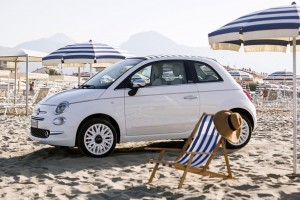 Fiat 500 Dolcevita, Weiss, Stehend im Strand, Cabriolet, Sondermodell