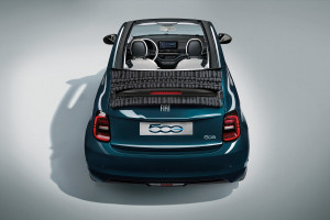 Fiat 500, la prima, Elektro, vollelektro, Neu, New, Elektrofahrzeug, Blau, Grün, Stehend, von oben, Cabriolet, Cabrio